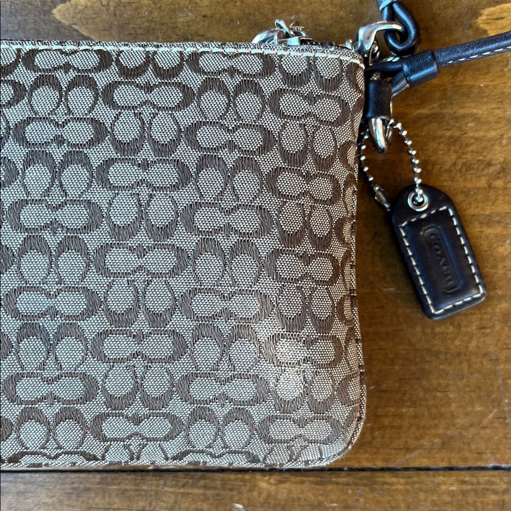 Coach Wristlet Front Buckle Pocket - Picture 8 of 13